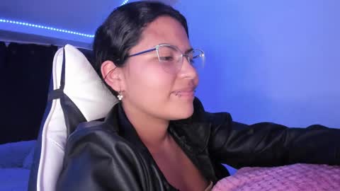 Snapshot of ladybrown_16 chatting on January 27, 2:31 am Lady online show from January 27, 2:31 am