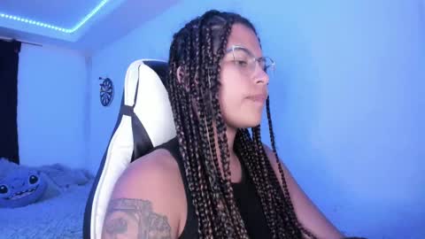 Snapshot of ladybrown_16 chatting on February 6, 3:06 am Lady online show from February 6, 3:06 am