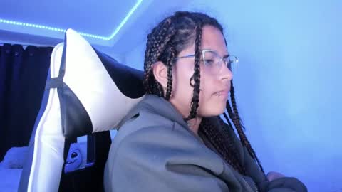 Snapshot of ladybrown_16 chatting on February 18, 6:15 am Lady online show from February 18, 6:15 am