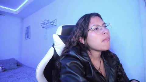  Lady  online show from February 8, 7:23 am