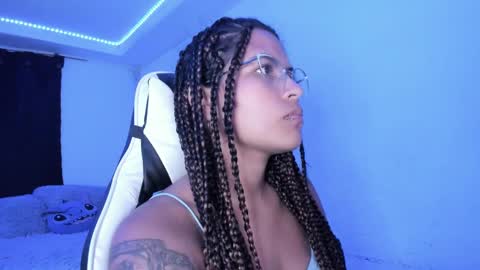 Snapshot of ladybrown_16 chatting on February 5, 6:13 am Lady online show from February 5, 6:13 am
