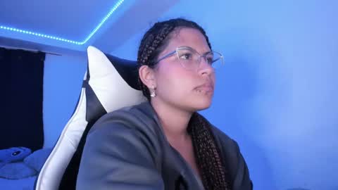 Snapshot of ladybrown_16 chatting on February 13, 3:07 am Lady online show from February 13, 3:07 am