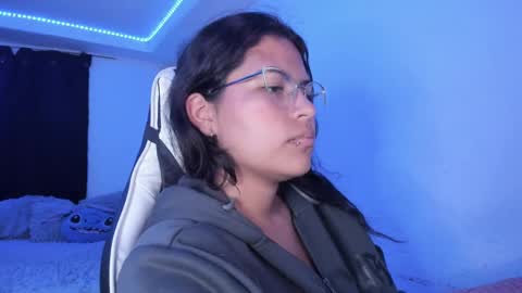 Snapshot of ladybrown_16 chatting on February 24, 7:11 am Lady online show from February 24, 7:11 am