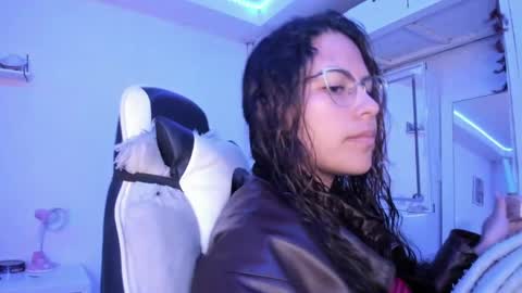  Lady  online show from May 25, 3:56 am