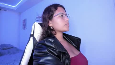 Snapshot of ladybrown_16 chatting on September 11, 2:35 am Lady online show from September 11, 2:35 am