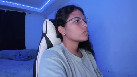 Snapshot of ladybrown_16 chatting on February 3, 6:45 am Lady online show from February 3, 6:45 am