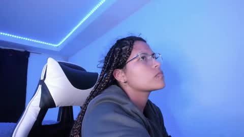 Snapshot of ladybrown_16 chatting on February 15, 7:16 am Lady online show from February 15, 7:16 am