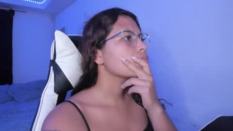 Snapshot of ladybrown_16 chatting on September 10, 2:34 am Lady online show from September 10, 2:34 am
