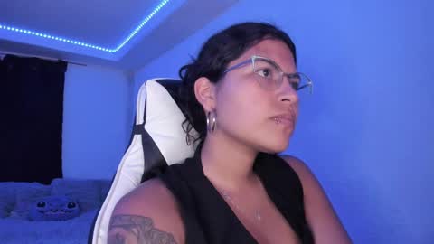 Snapshot of ladybrown_16 chatting on January 30, 3:11 am Lady online show from January 30, 3:11 am