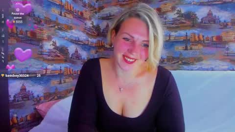 ladylucky_ online show from March 11, 2:21 am