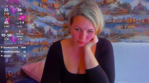 ladylucky_ online show from March 11, 5:35 am