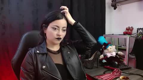 ladylunatikka online show from February 20, 11:40 pm