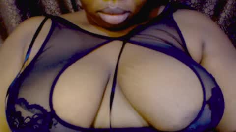 youngladynina online show from May 24, 10:44 am