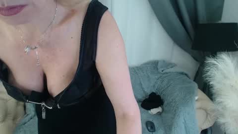 ladysexyx online show from March 7, 3:39 pm
