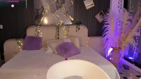 Lady  online show from January 11, 5:13 am