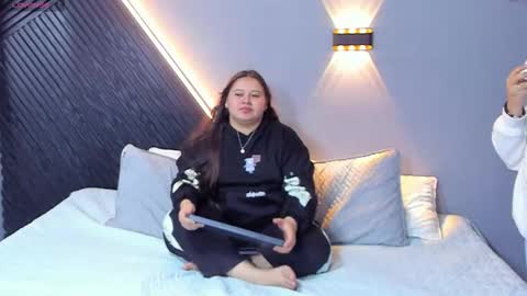    online show from March 17, 10:15 pm