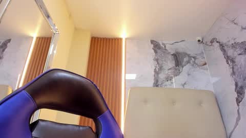   online show from November 16, 1:13 pm