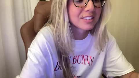 lailayourangel online show from December 19, 12:17 am