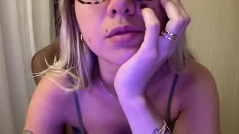 lailayourangel online show from December 23, 1:45 am