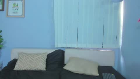 lala_demon online show from May 10, 1:39 pm