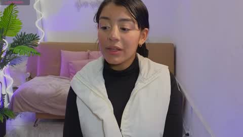 Lala  online show from October 18, 7:18 pm