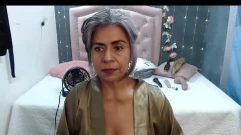 Snapshot of lalisha_96 chatting on March 1, 1:00 am lalisha online show from March 1, 1:00 am
