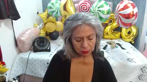 lalisha online show from December 17, 12:50 am