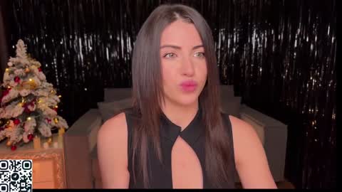Snapshot of lallebi chatting on January 2, 11:49 pm Ellina online show from January 2, 11:49 pm