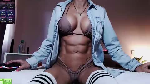 Lola online show from May 22, 6:47 pm
