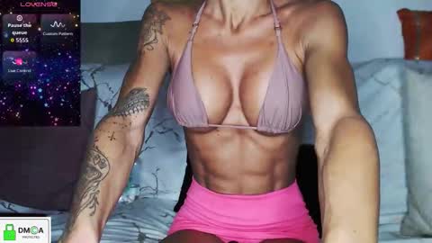 Lola online show from October 19, 7:02 am