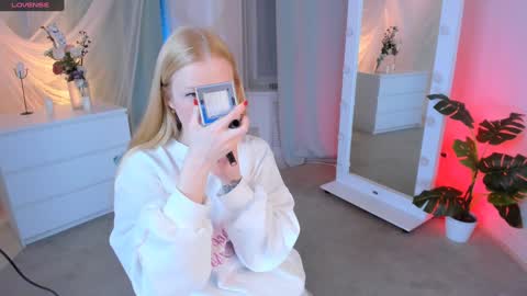 Laly online show from January 26, 4:30 pm