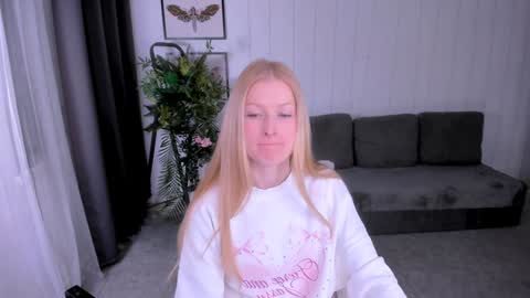 Laly online show from January 25, 4:13 pm