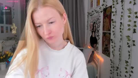 Laly online show from January 10, 4:30 pm