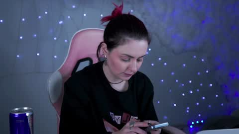 just call me Lana  and her security online show from January 26, 11:06 am