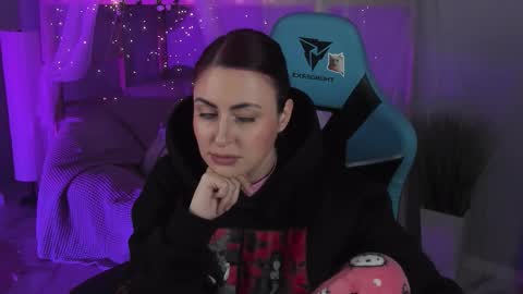 just call me Lana  and her security online show from November 8, 7:22 am