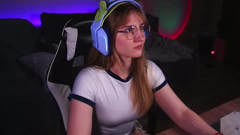 Snapshot of lana_del_kay chatting on September 28, 8:18 pm Kay online show from September 28, 8:18 pm