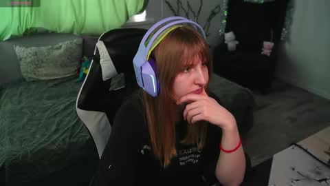 Snapshot of lana_del_kay chatting on February 15, 8:54 am Kay online show from February 15, 8:54 am