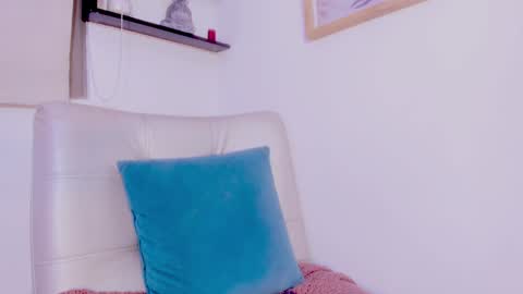 Snapshot of lana_hil chatting on December 17, 2:12 am LANA online show from December 17, 2:12 am