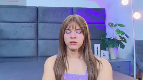 valentino moon online show from April 6, 12:41 am