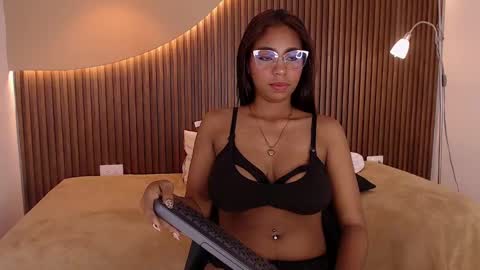 Snapshot of lana_starlet chatting on February 19, 12:35 am katiuska online show from February 19, 12:35 am