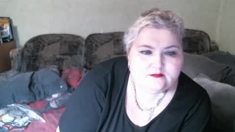 lanacat555 online show from March 11, 8:31 pm