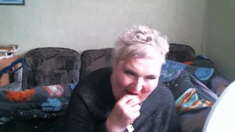 lanacat555 online show from April 12, 10:30 am