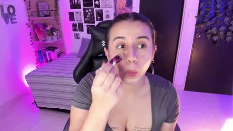 lanaherondale_ online show from November 26, 9:17 am