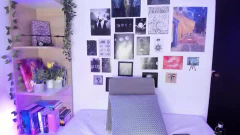 lanaherondale_ online show from November 2, 9:15 pm