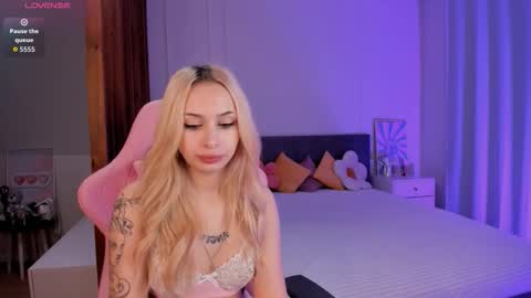 Lana online show from December 20, 5:36 am