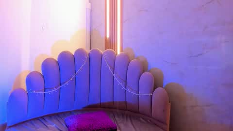 lana online show from November 4, 4:58 am