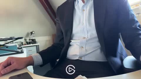 Lando online show from October 9, 9:15 am