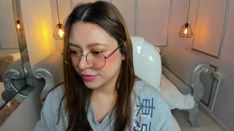 Snapshot of lanna18_ chatting on March 10, 11:45 am Lanna online show from March 10, 11:45 am