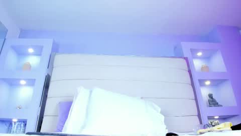 Snapshot of lanna18_ chatting on February 18, 2:49 pm Lanna online show from February 18, 2:49 pm