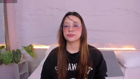 Lanna online show from February 21, 11:35 am